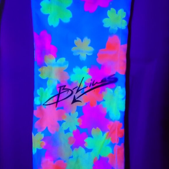 Custom paint job cherry blossom Tommy Hilfiger X B-Lines woman jeans - Picture 6 of 13
